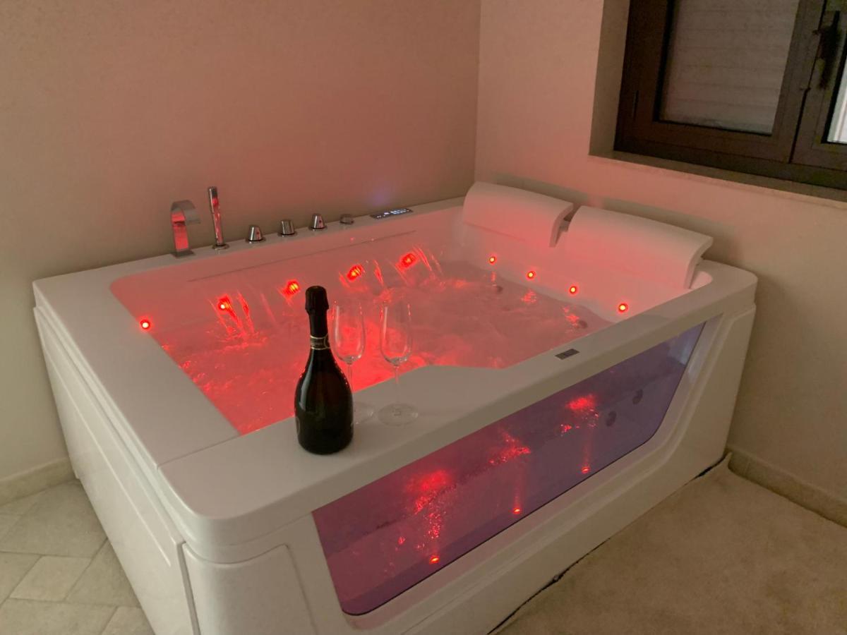 Athena Rooms With Private Spa Pachino Exterior foto